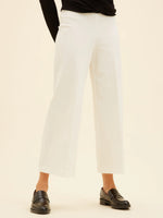 Fifteen Twenty #F09071 off white cropped pants